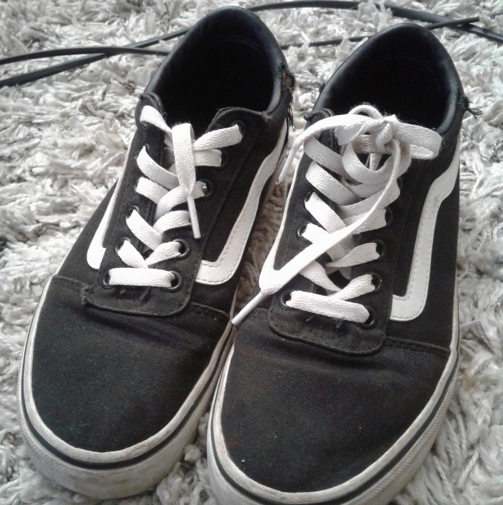 Vans - Picture 2 of 12